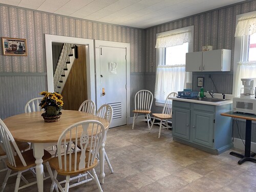 5 Bedroom Cottage at the 500 acre Poland Spring Resort with lots of onsite activities!