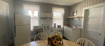 5 Bedroom Cottage at the 500 acre Poland Spring Resort with lots of onsite activities!