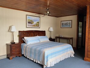 2 bedrooms - 2 Bedroom Lakeside cottage at the 500 acre Poland Spring Resort with lots of onsite activities! (Poland Spring)