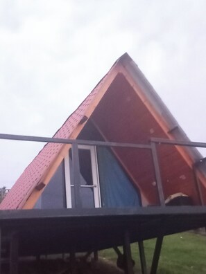 Basic Cabin, Balcony, Lake View