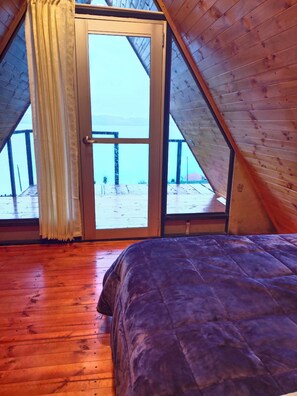 Basic Cabin, Balcony, Lake View