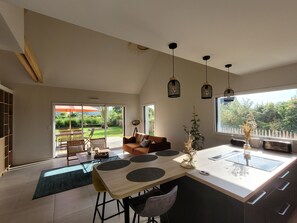 Interior - A brand new, comfortable home, designed with your family vacation in mind. (Landéda)