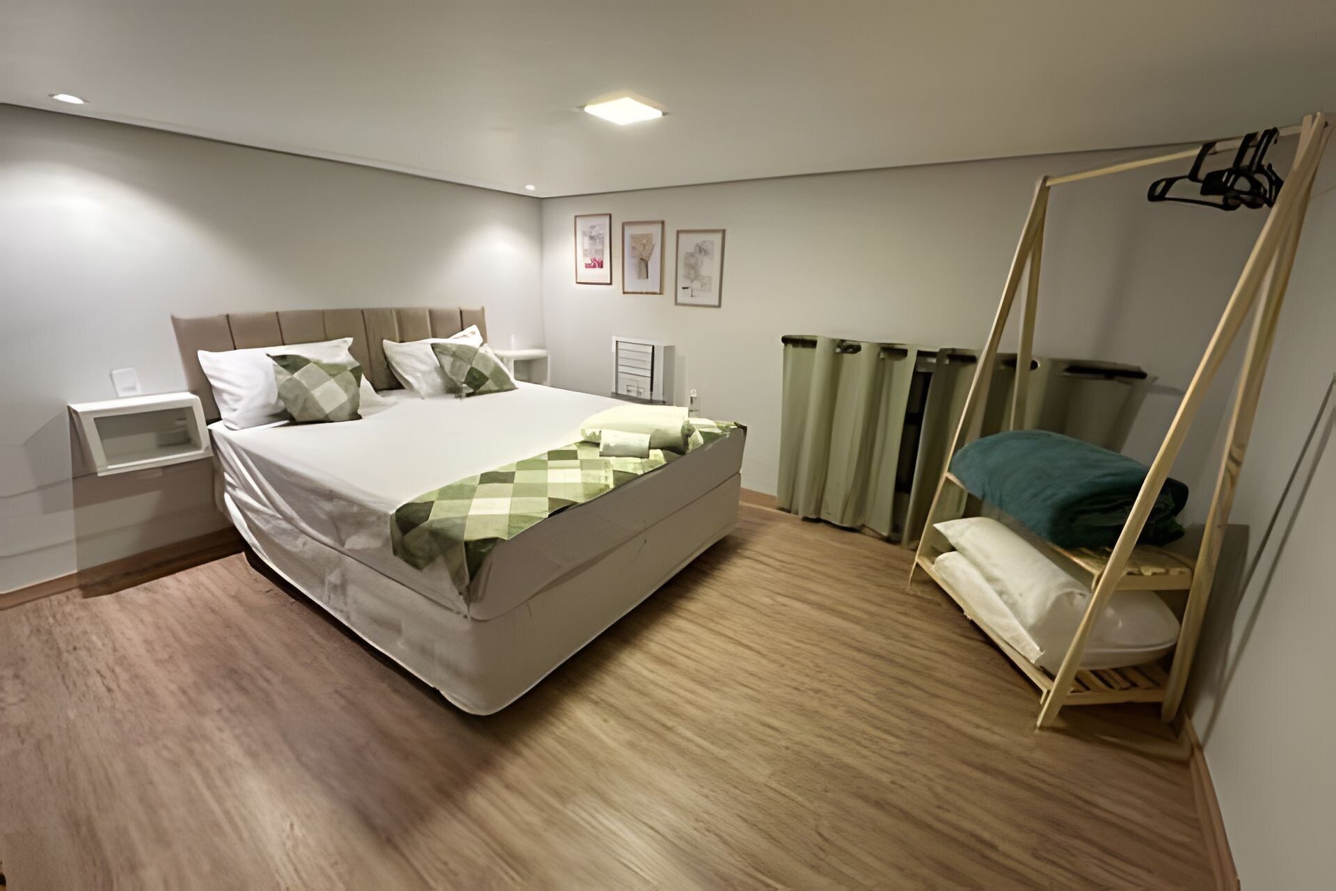 Lägenhet Deluxe | Sängtillbehör av högsta kvalitet och Select Comfort-madrasser