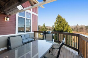 Outdoor dining - Luxury Ski House minutes from Mount Snow - 2 living areas + Pet friendly! (Wilmington)