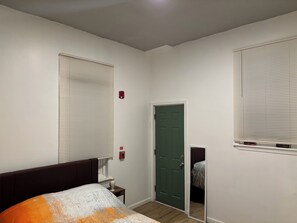 2 bedrooms, WiFi, bed sheets - 1st fl 2-bedroom apartment with WiFi, AC in fantastic Philadelphia (Philadelphia)
