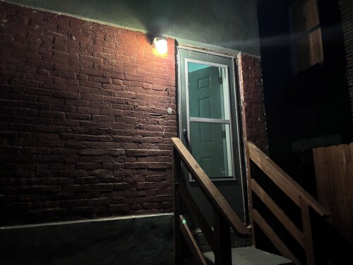 Cozy 2-bedroom apartment in enjoyable Philadelphia with WiFi, AC