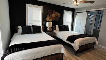 4 bedrooms, iron/ironing board, WiFi, bed sheets