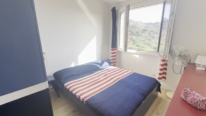 2 bedrooms, iron/ironing board, free WiFi, bed sheets