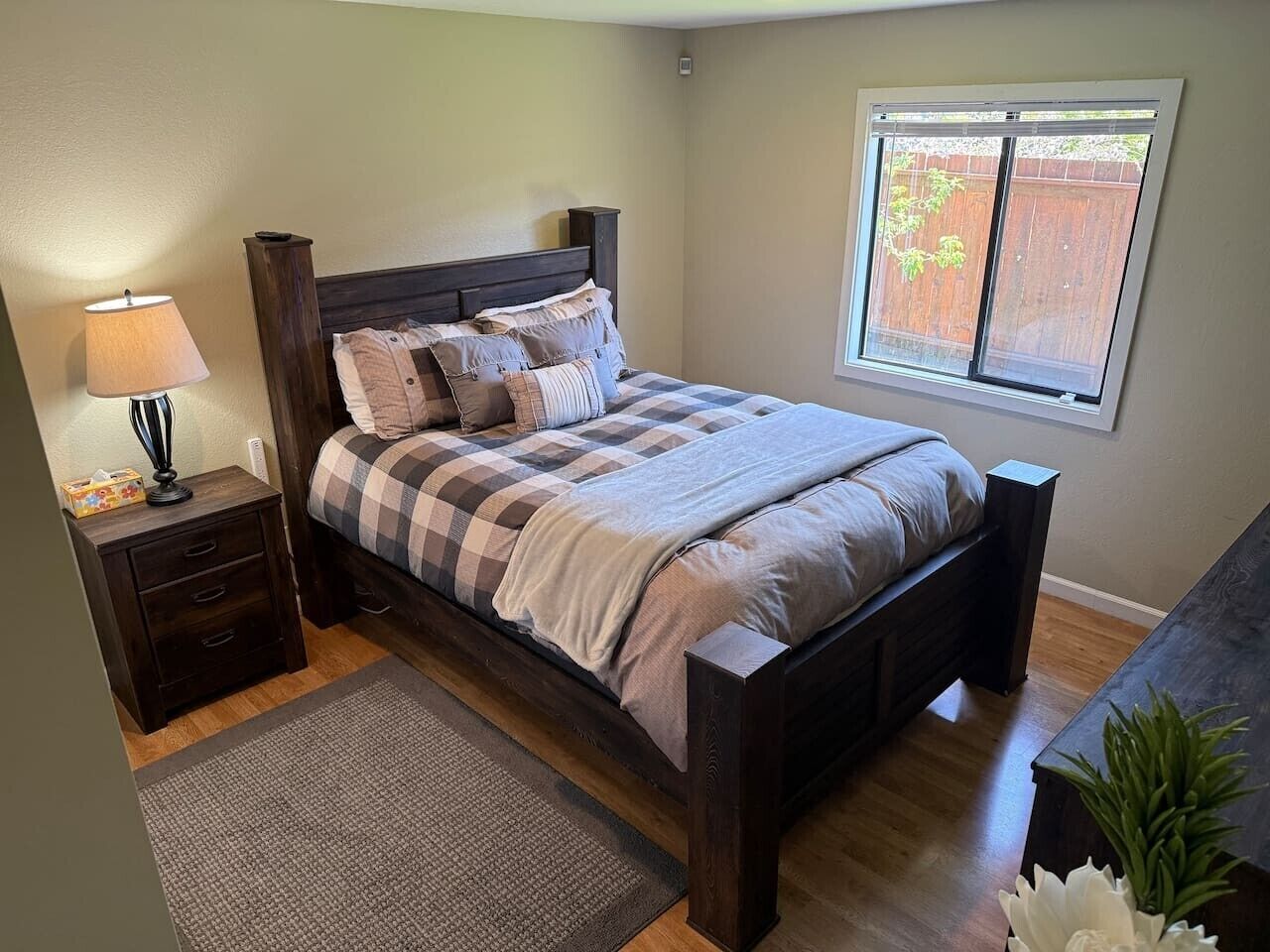 Desk, iron/ironing board, travel cot, free WiFi