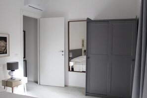 Căn hộ tiện nghi đơn giản, quang cảnh thành phố | Màn/rèm cản sáng, truy cập Internet không dây miễn phí