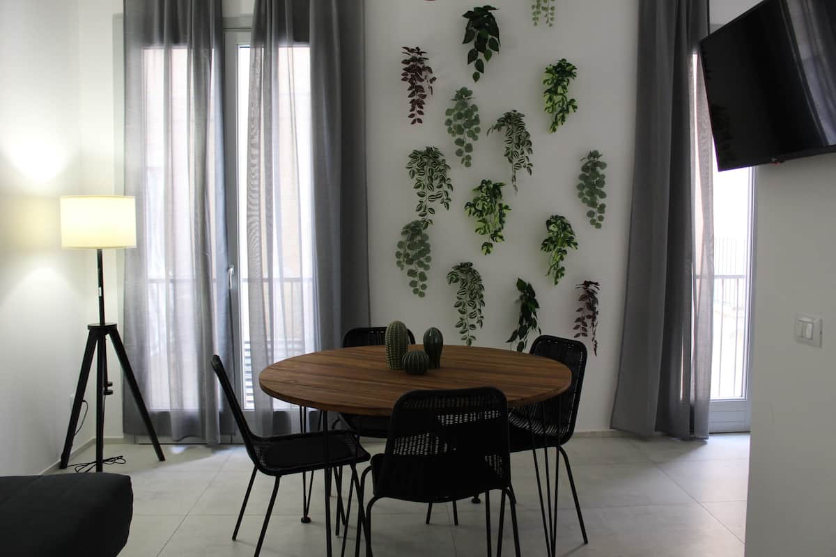 Appartamento Comfort, vista città | 1 camera, tende oscuranti, Wi-Fi gratuito