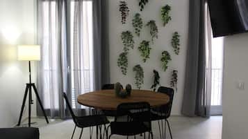 Comfort-Apartment, Stadtblick | 1 Schlafzimmer, Verdunkelungsvorhänge, kostenloses WLAN