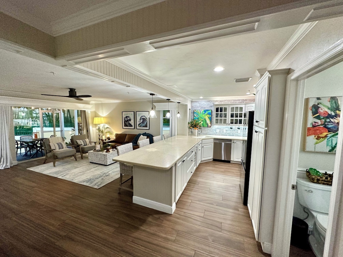 Photo 3 of Newly listed Waterfront Townhouse in Old Naples