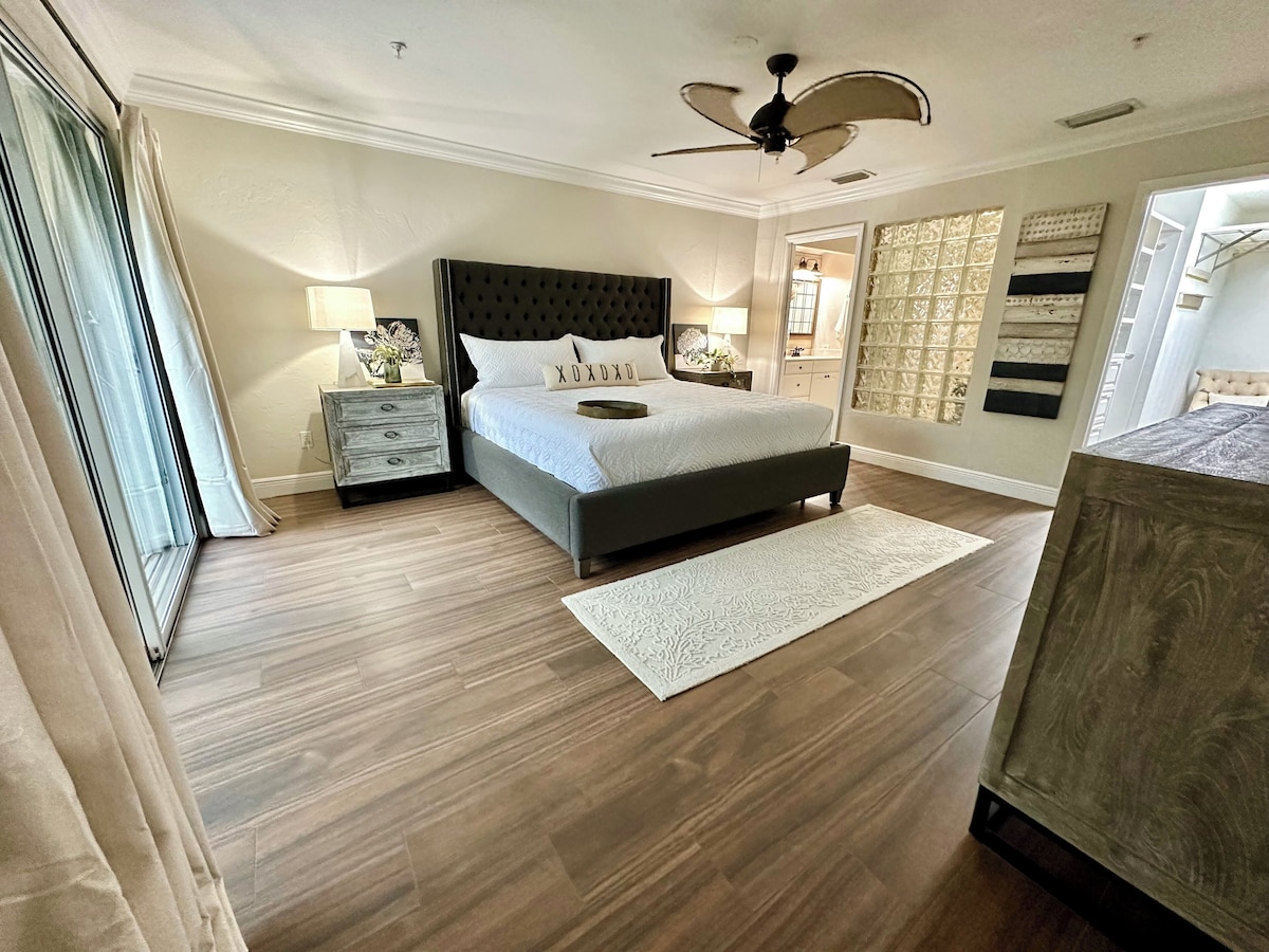 Photo 9 of Newly listed Waterfront Townhouse in Old Naples