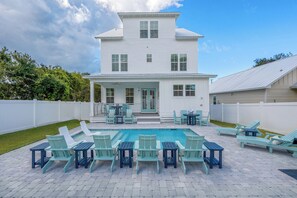 Outdoor pool - NEW - Symphony! Sleeps 18! Pool! Golf Cart (Santa Rosa Beach)