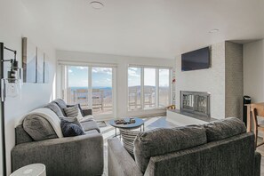 Fernseher, Kamin
