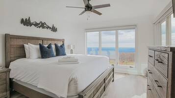 1 bedroom, in-room safe, iron/ironing board, WiFi (free)
