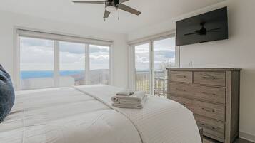 1 bedroom, in-room safe, iron/ironing board, WiFi (free)