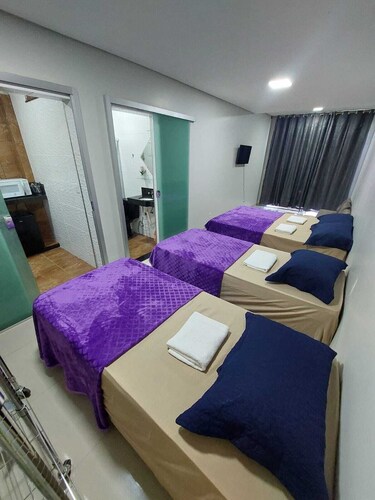 Big Family Room for 6 people, with kitchen and private bathroom, pets allowed.