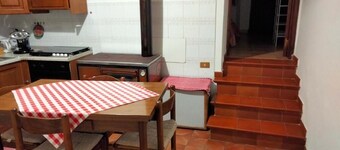 Grandma's House - Queen Room with Balcony
