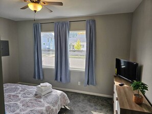 2 bedrooms, iron/ironing board, WiFi, bed sheets