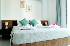 2 bedrooms, iron/ironing board, travel cot, WiFi