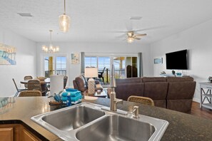 Smart TV, DVD player