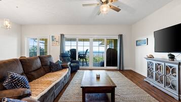 Smart TV, DVD player