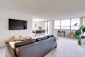 Living area - Modern 2BR Apt in Crystal City near D.C. (Arlington)