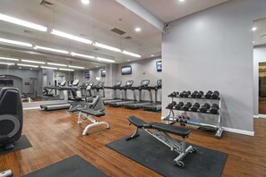 Fitness facility - Modern 2BR Apt in Crystal City near D.C. (Arlington)
