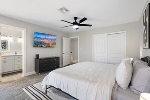 4 slaapkamers, een strijkplank/strijkijzer, wifi, beddengoed