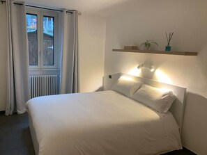 2 slaapkamers, een strijkplank/strijkijzer, wifi, beddengoed