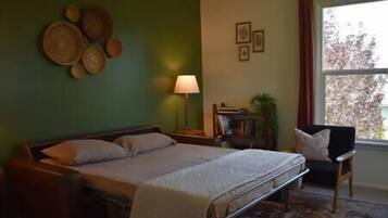 1 bedroom, iron/ironing board, WiFi, bed sheets