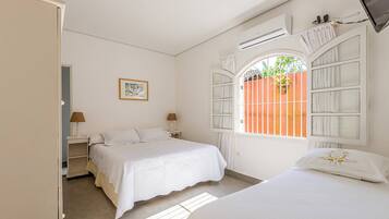 4 quartos, acesso à internet, roupa de cama