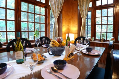 Sundazed Cottage by EdenHomes 