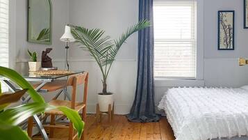 4 bedrooms, desk, iron/ironing board, WiFi