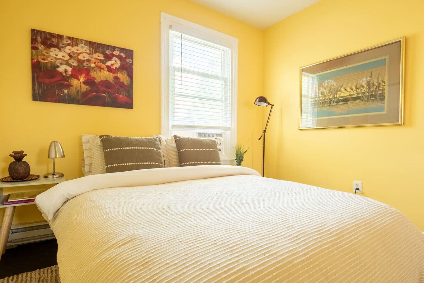 2 habitaciones, escritorio, tabla de planchar con plancha y wifi 