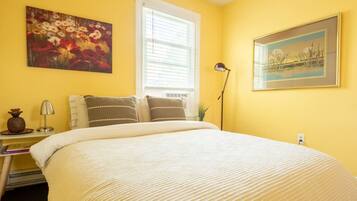 2 Schlafzimmer, Schreibtisch, BĂŒgeleisen/BĂŒgelbrett, WLAN