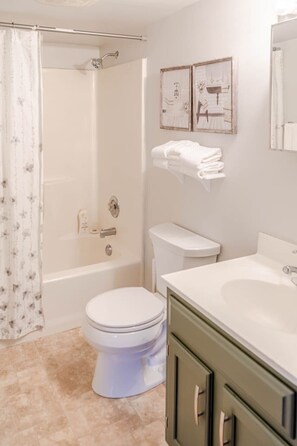 Hair dryer - Downtown Lakefront Hideaway (Burlington)