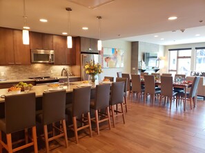 Dining - SPRING BREAK- SLOPESIDE Luxury Ski-in/Ski-out- Grand Colorado Peak 8 - SLEEPS 12 (Breckenridge)