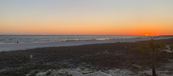 Smokey’s Sunset - Beachfront 3BR - Direct Gulf Views - Sleeps 9 - Surfside 1
