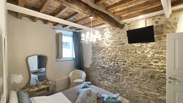 25-Zoll-Flachbildfernseher mit Digitalempfang