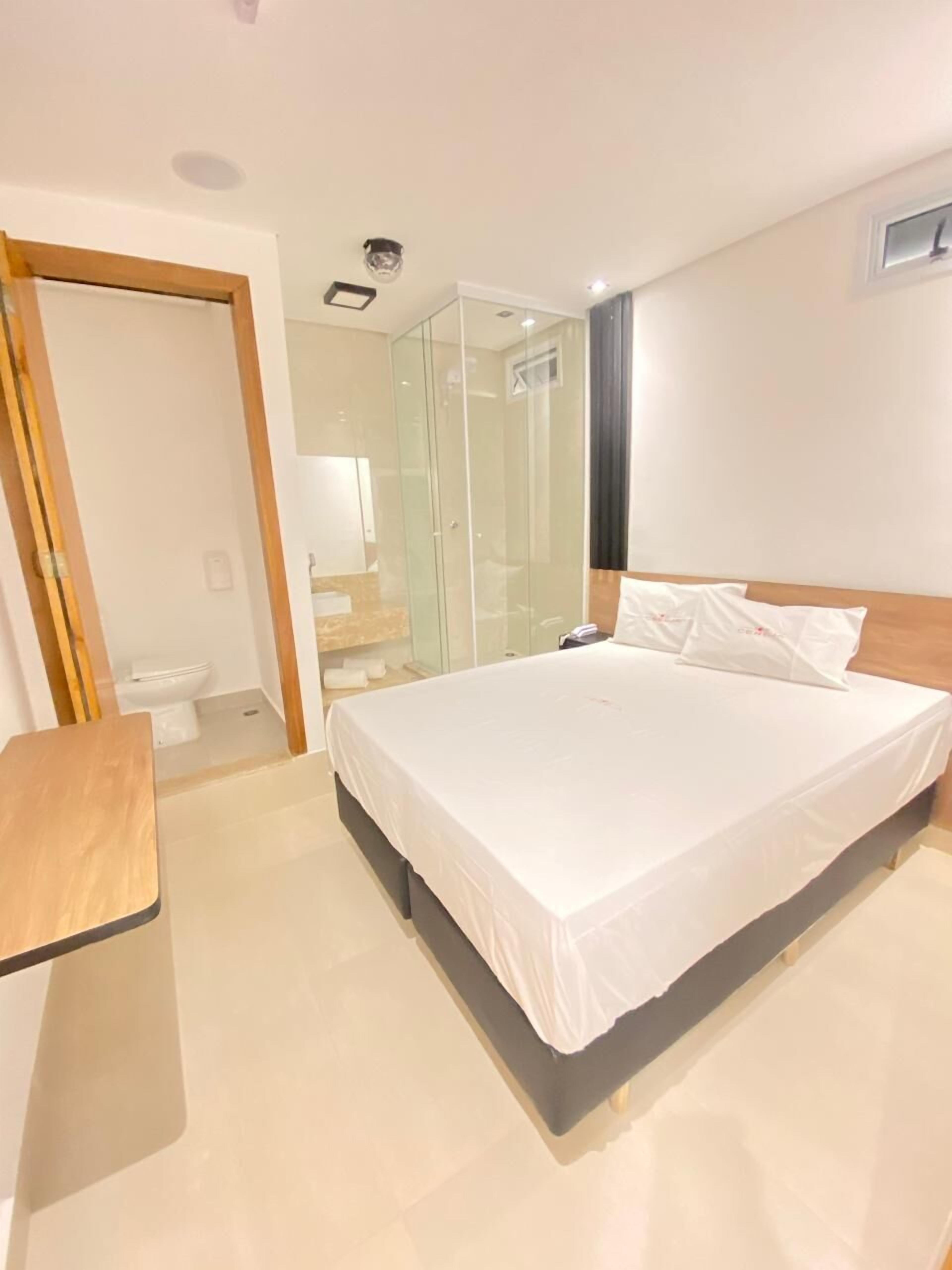 Quarto casal luxo | Wi-Fi de cortesia