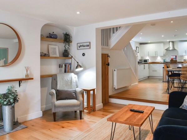 Living area - 3 bedroom accommodation in Padstow (Padstow)