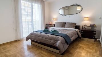 1 bedroom, desk, iron/ironing board, WiFi