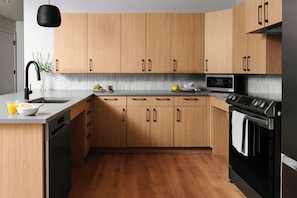 1 habitación, muebles diferentes y cunas gratuitas