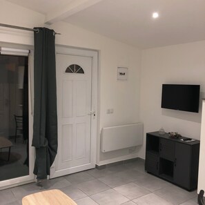 Interior - A5 minute train station with all amenities nearby (Gagny)