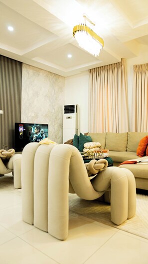 Smart TV, video games