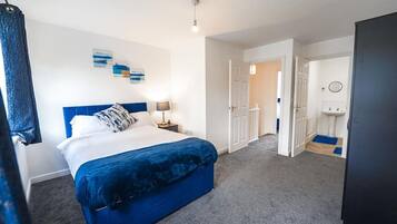 4 bedrooms, iron/ironing board, free WiFi, bed sheets