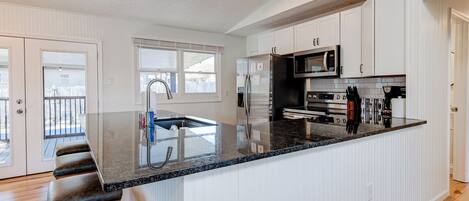 Refrigerador, horno, lavavajillas, cafetera/tetera